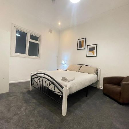 Private Double Room In Stratford ลอนดอน ภายนอก รูปภาพ